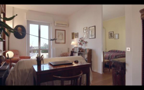 Entire two-room apartment 10 minutes from the Fashion and Design